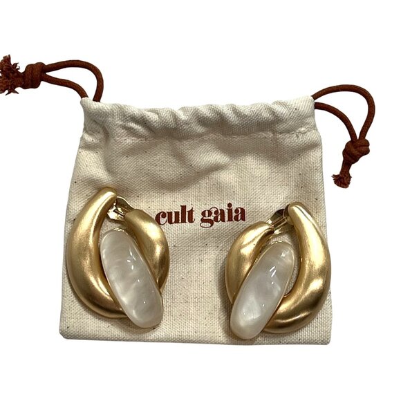 Cult Gaia The Audrina Earring in Pearlized Ivory - Picture 1 of 6